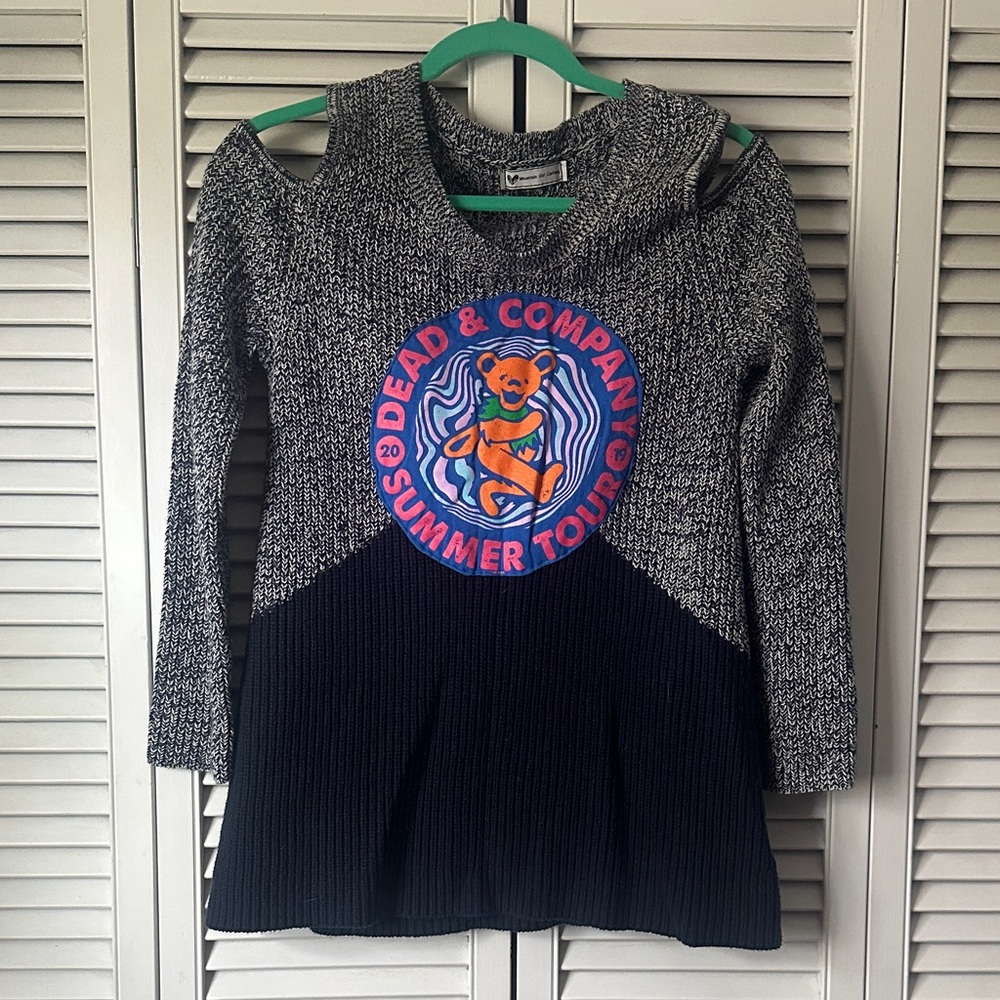 Dead & Company Sweater Size L